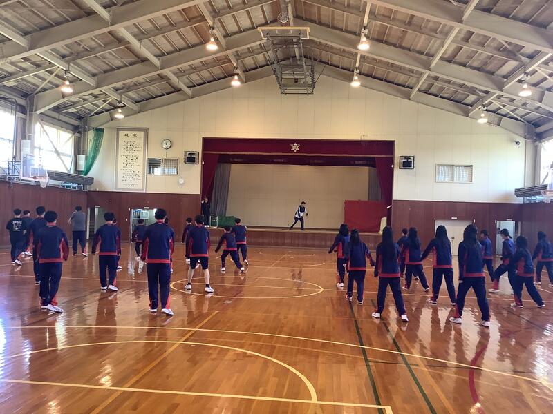 「山」を描いて