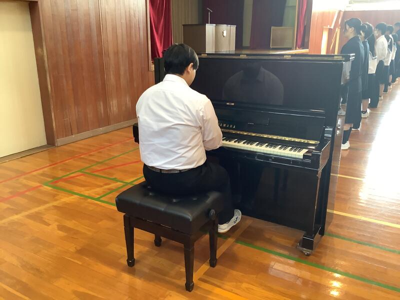 最後の校歌演奏　次回から交代です